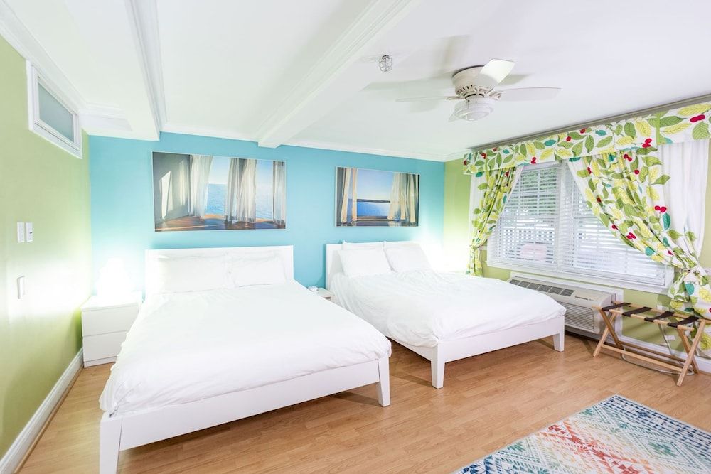 Canalside Inn Family Quadruple Room, 2 Queen Beds, Non Smoking, Ground Floor 6