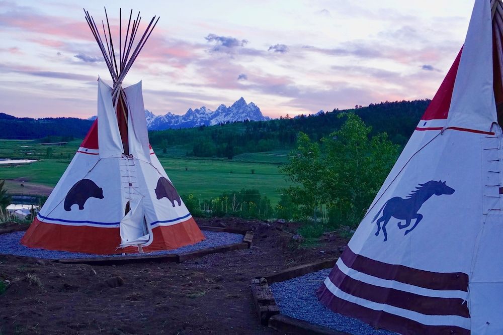 Buffalo Valley Ranch Yurt Sioux Tipi on decking - no bathroom 3