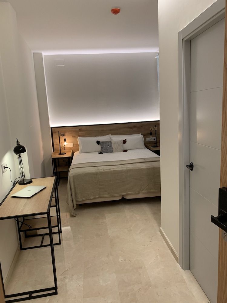 Sweet Sevilla Suites Double or Twin Room 7