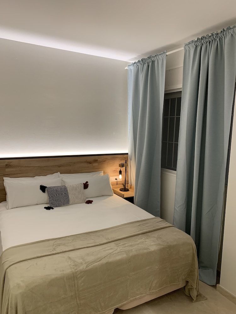 Sweet Sevilla Suites Double or Twin Room 3