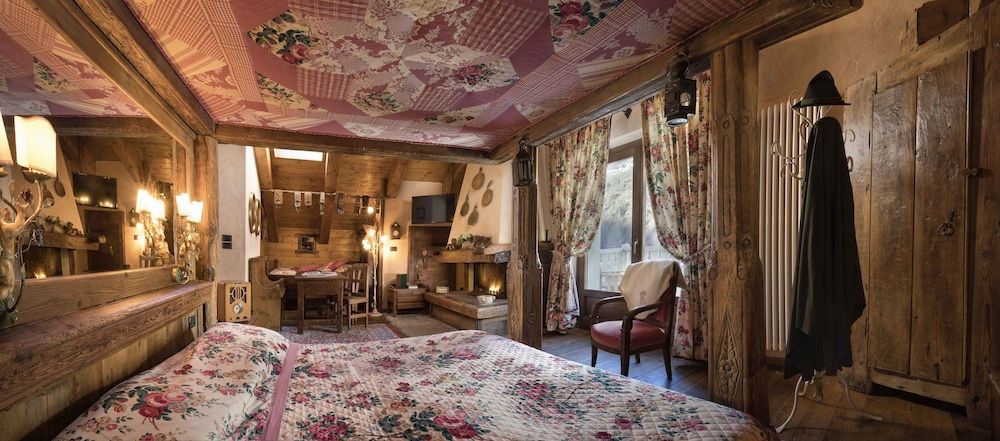 Bellevue Hotel & Spa Relais & Chateaux Deluxe Room 4