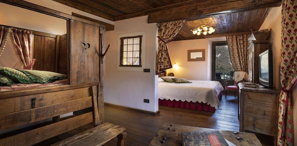 Bellevue Hotel & Spa Relais & Chateaux Deluxe Room 3