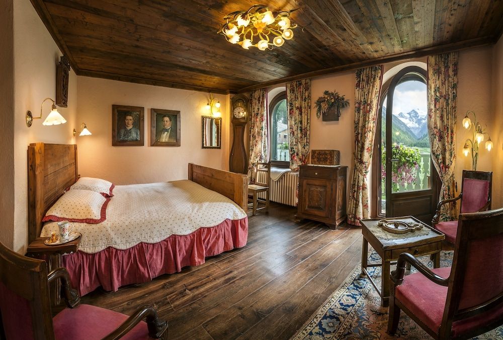 Bellevue Hotel & Spa Relais & Chateaux Deluxe Room 5