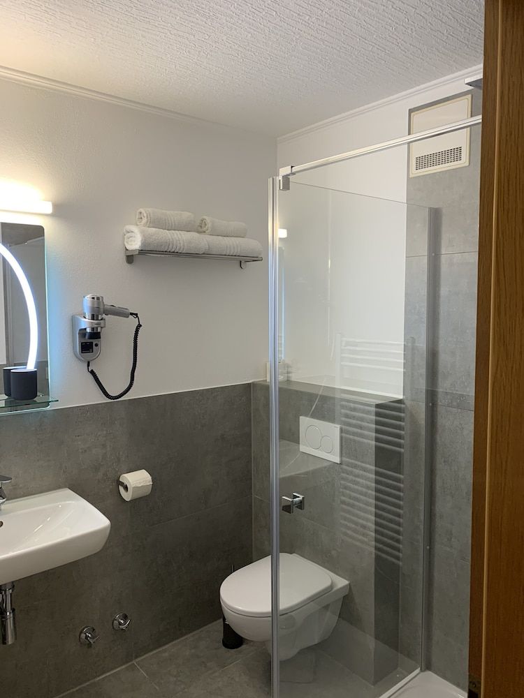 Hotel B4 Standard Single Room 5