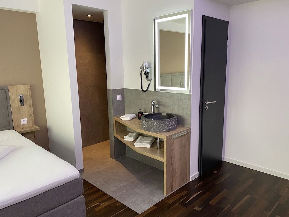 Hotel B4 Comfort Single Room 8