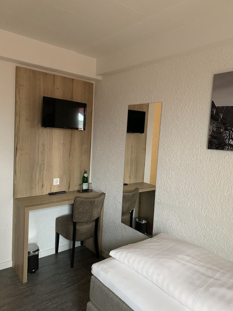 Hotel B4 Standard Single Room 3