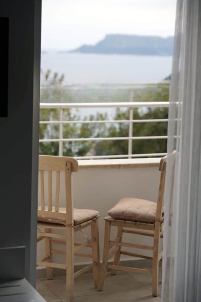 Standard Room, Partial Sea View