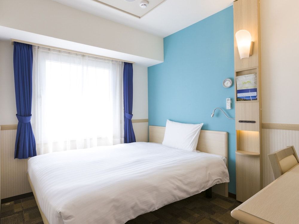 Standard Single Room, Smoking