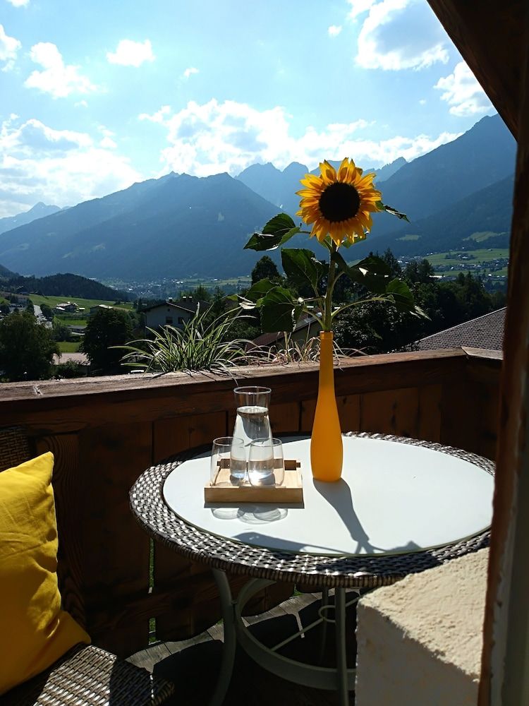 Hotel Wiesenhof Triple Room, Balcony, Mountain View 5
