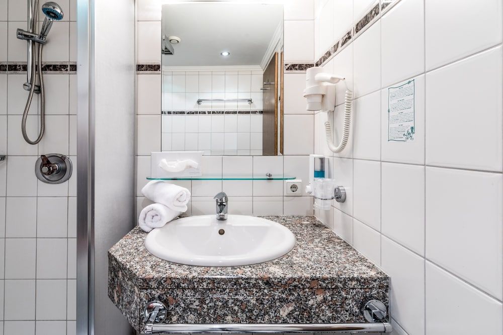 Hotel Wiesenhof Double Room, Balcony, Mountain View 13