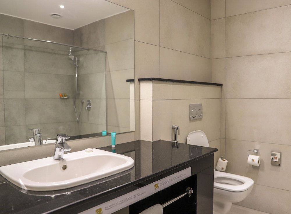 Eka Hotel Eldoret Business Room, 1 King Bed 4