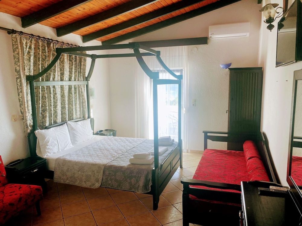 Blue Bay Beach Hotel Family Studio, Sea View 3