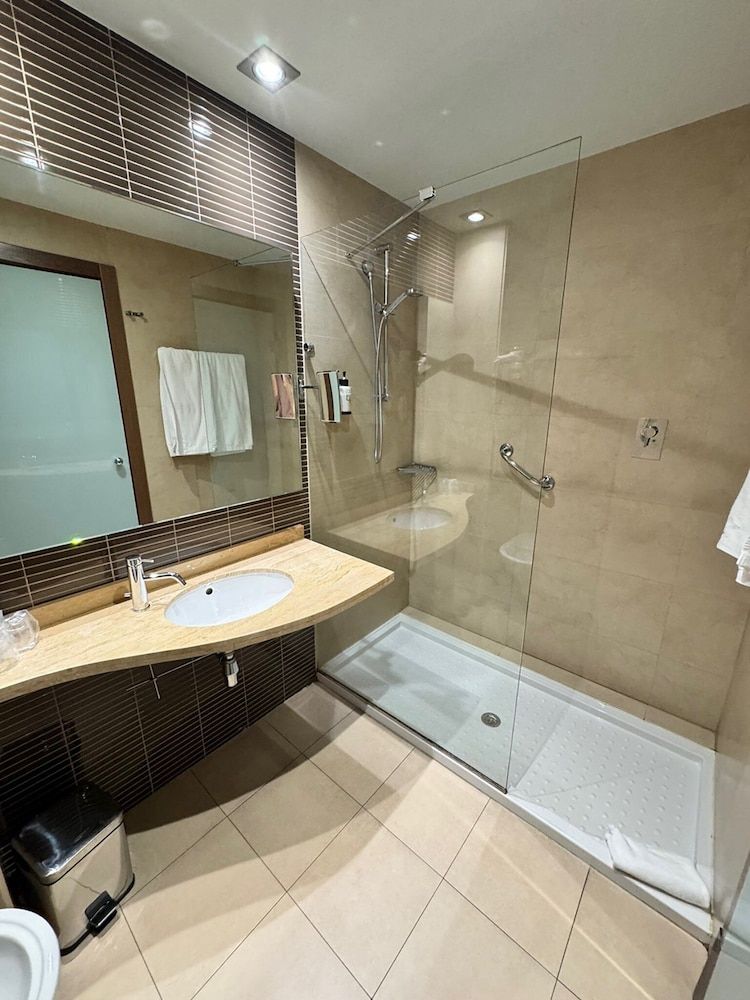 Sercotel Las Artes Pinto Standard Room, 1 Double Bed 4