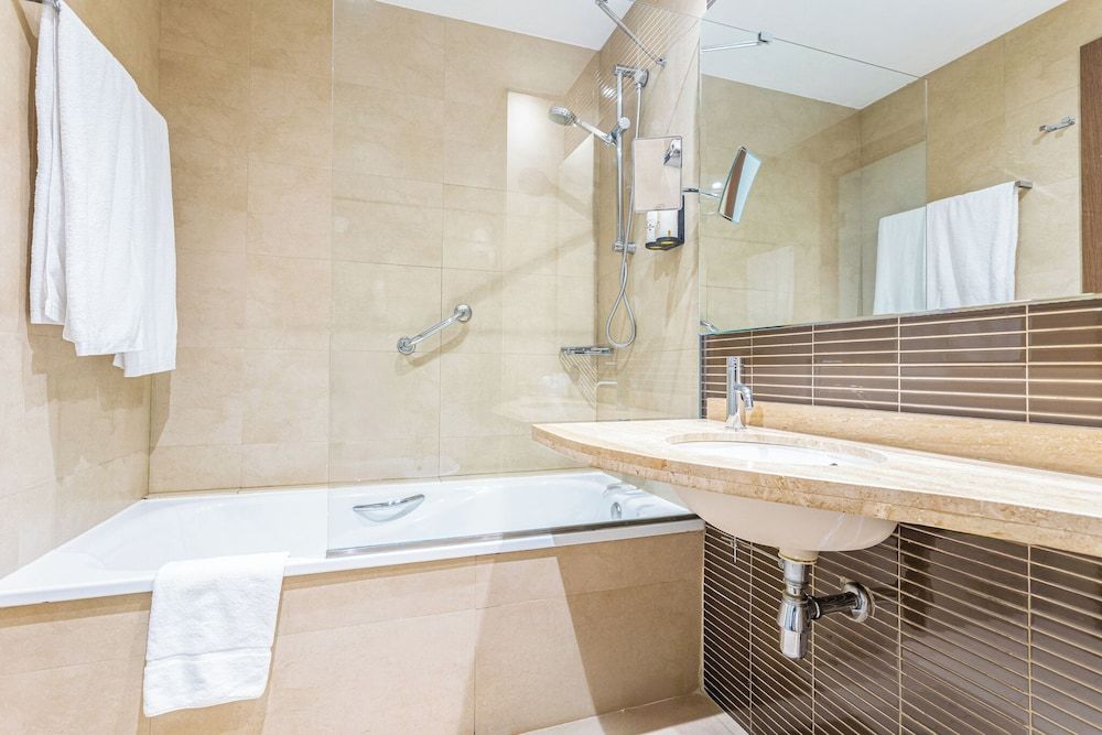 Sercotel Las Artes Pinto Standard Room, 2 Twin Beds 8