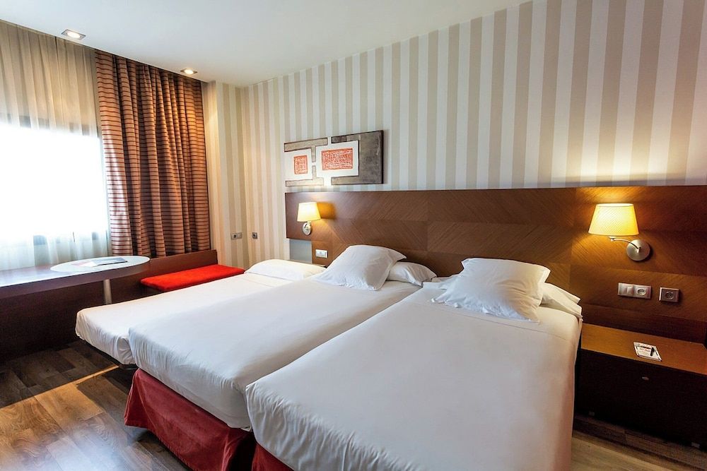 Sercotel Las Artes Pinto Standard Room, Multiple Beds 2