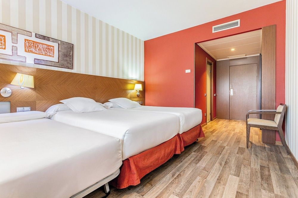Sercotel Las Artes Pinto Standard Room, Multiple Beds 3