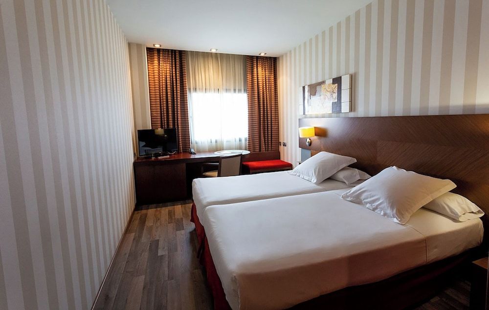 Sercotel Las Artes Pinto Standard Room, 2 Twin Beds