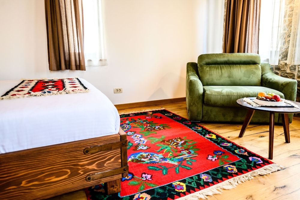 Junior Studio Suite