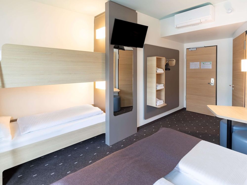 B&B Hotel Marburg Quadruple Room 8