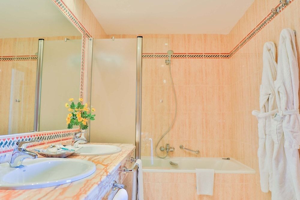 Hotel Velada Mérida Triple Room (3 Adults) 4