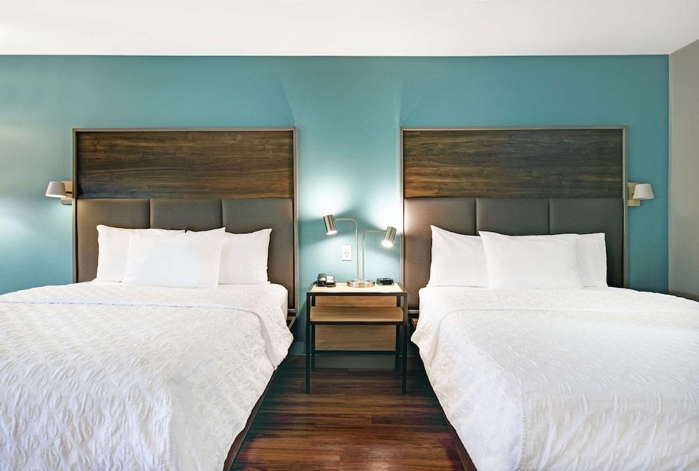 Room, 2 Queen Beds, Accessible (Hearing, Roll-in Shower)
