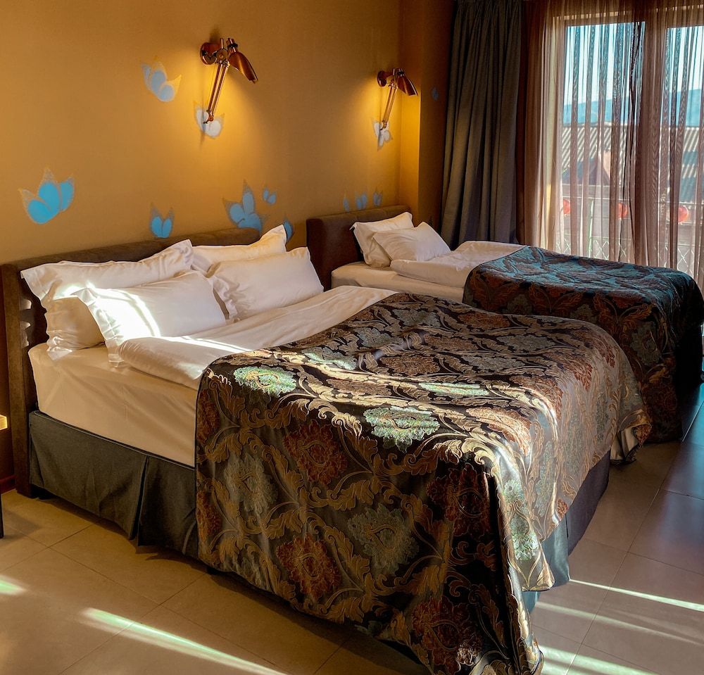 undefined Brim Hotel 5