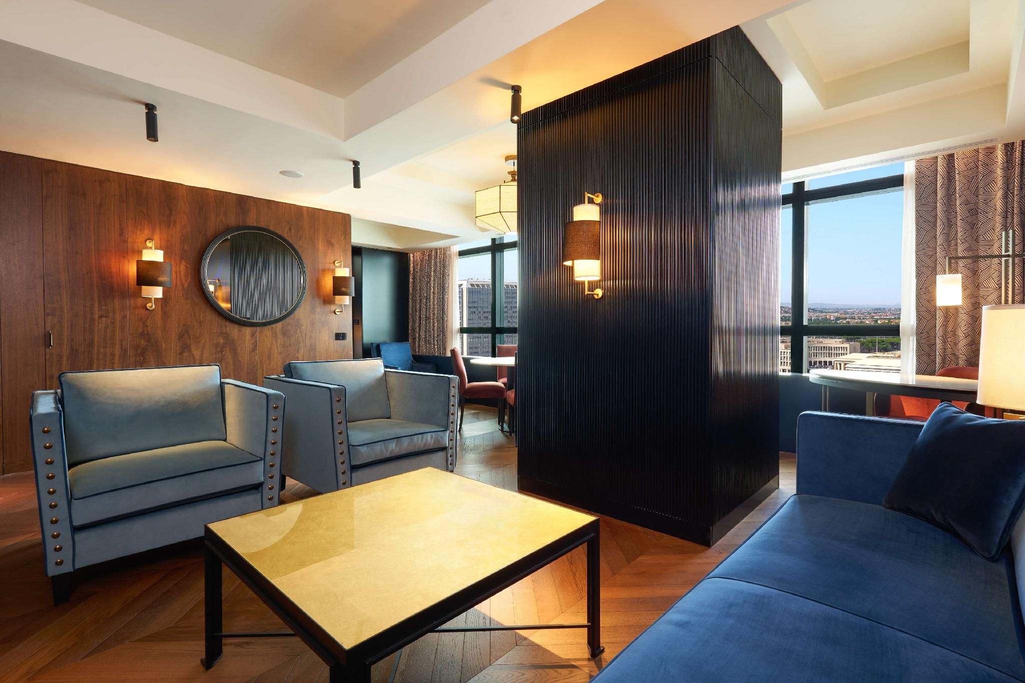 King One Bedroom Suite with Lounge Access