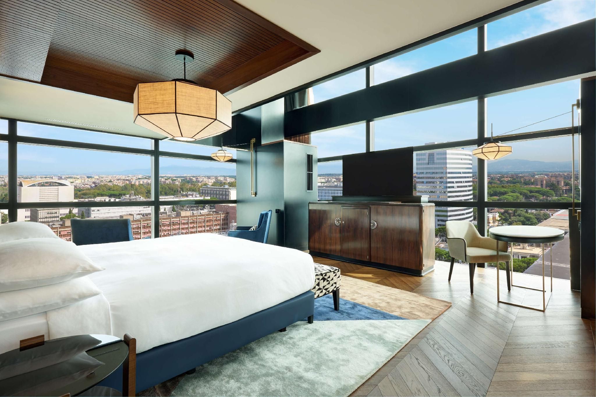 PRESIDENTIAL DUPLEX SUITE WITH LOUNGE ACCESS