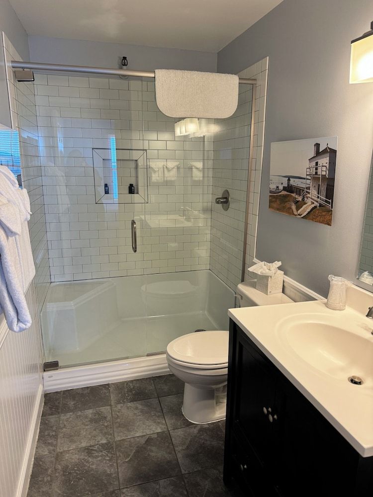 Pontiac Lodge Premium Studio Suite 2