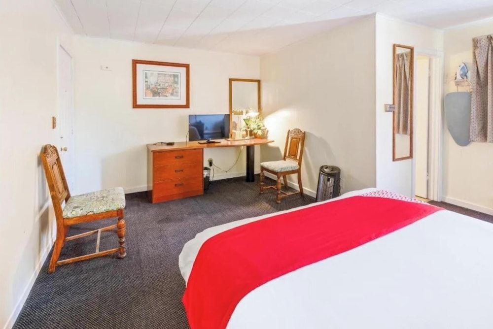 OYO Hotel Buena Vista Delhi Room, 1 Queen Bed 2