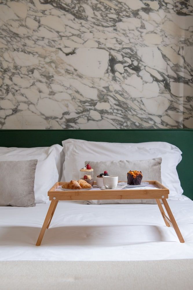 Palazzo Cini Luxury Rooms In Pisa Superior Triple Room, Bathtub 5