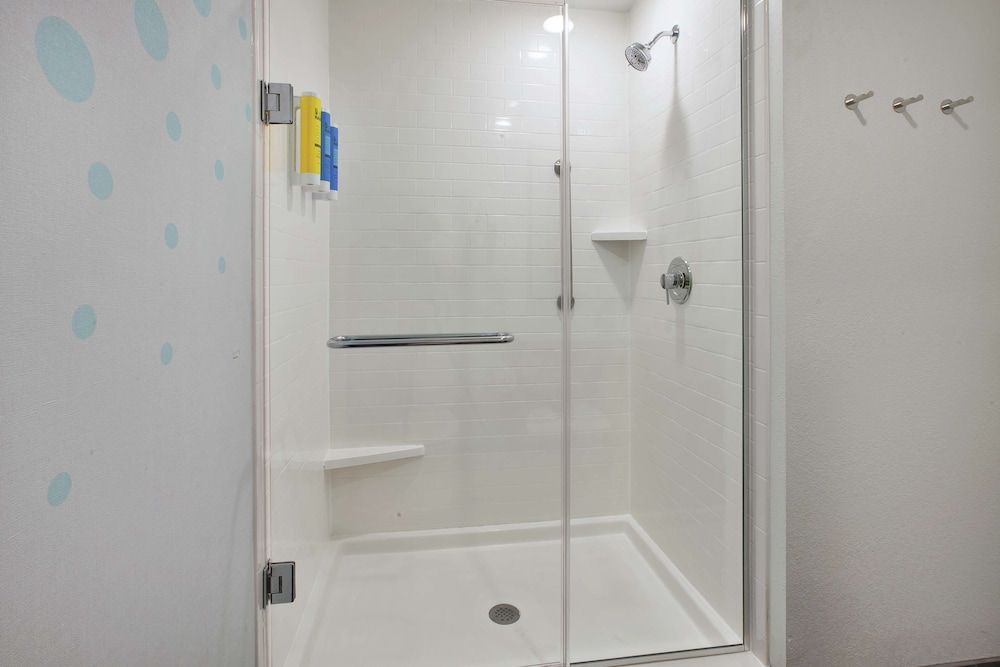 Room, 2 Queen Beds, Accessible (Hearing)