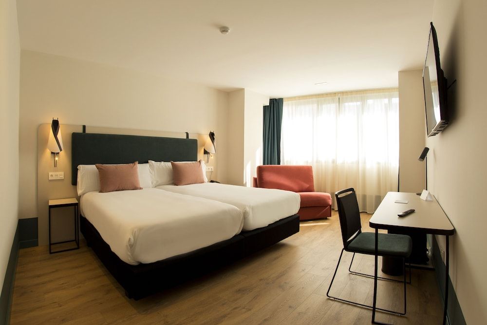 Hotel Plaza de la Paz Double Room (with sofa bed) 3