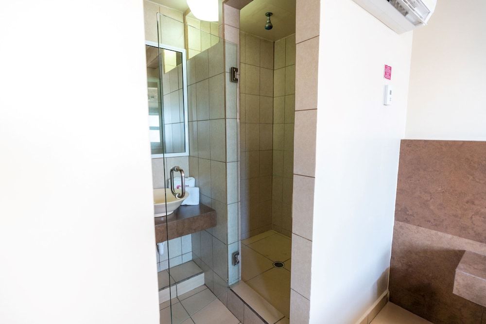 Hotel Rose Ensenada Standard Room 5