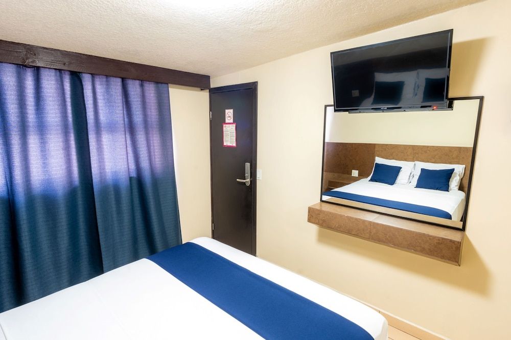 Hotel Rose Ensenada Standard Room 3