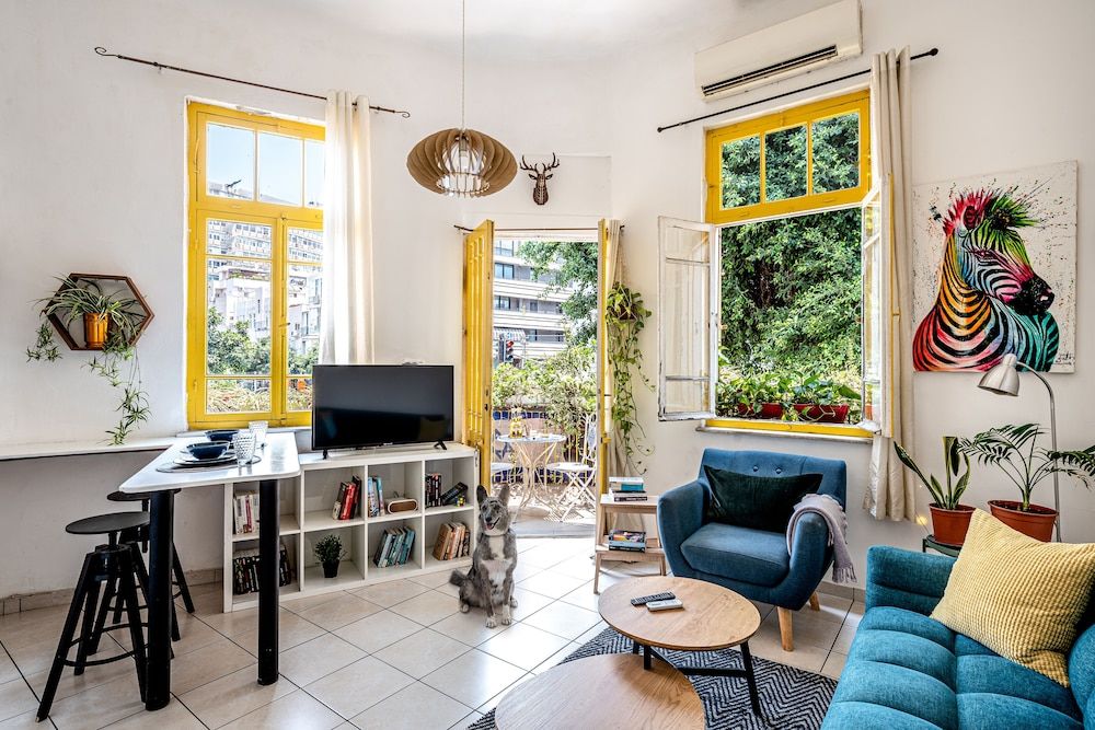 15 Ben Yehuda Studios One bedroom Apartment with Balcony 2