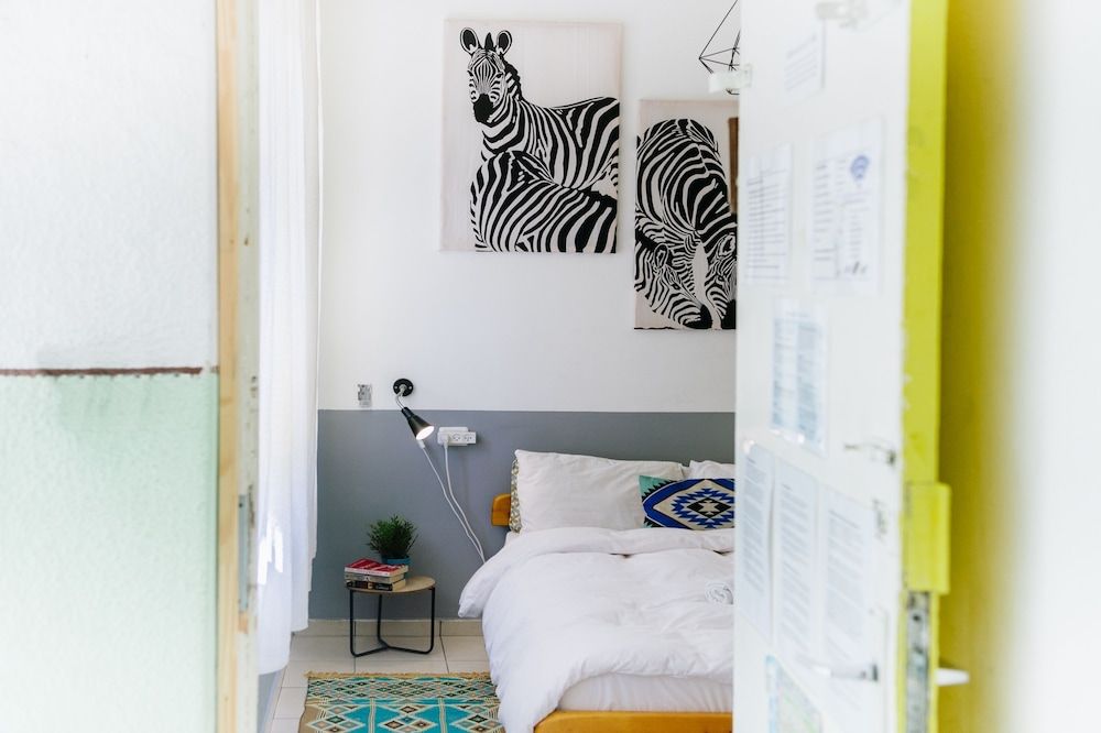 15 Ben Yehuda Studios Small Studio 2