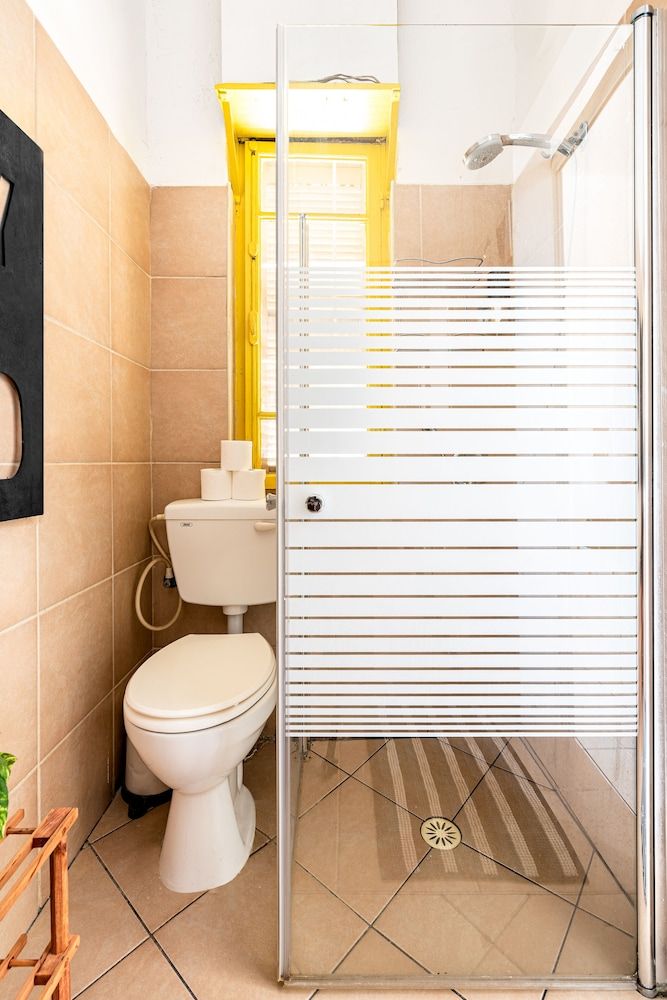 15 Ben Yehuda Studios One bedroom Apartment with Balcony 3