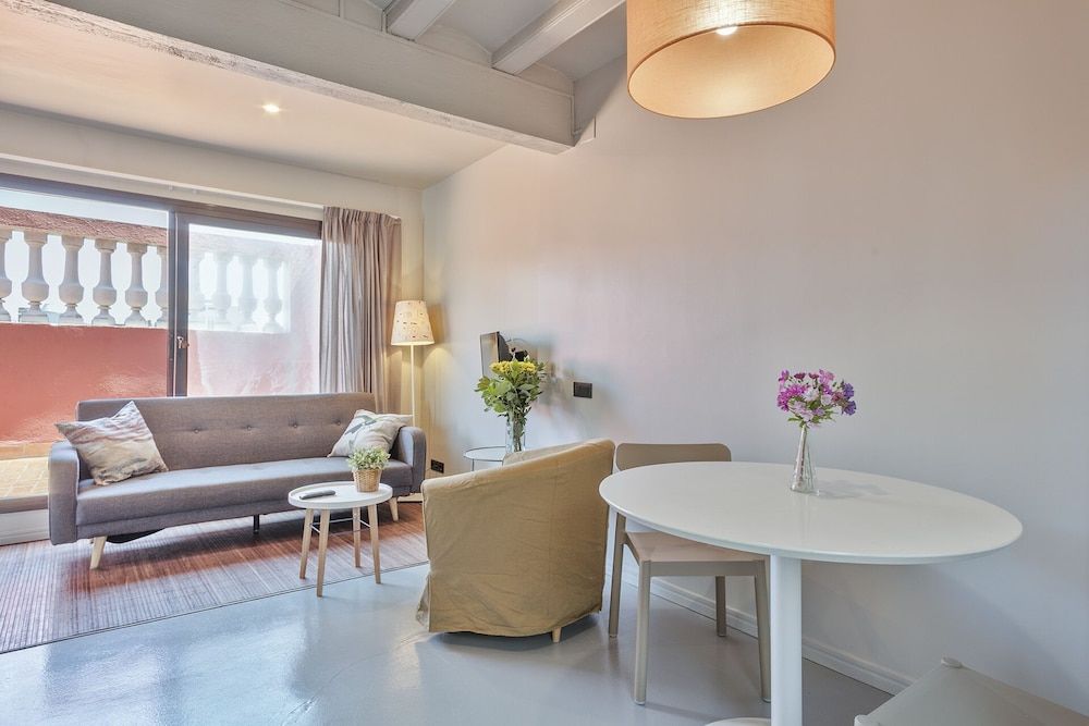 My Address in Plaza Real Apartment, 1 Bedroom, Balcony 13