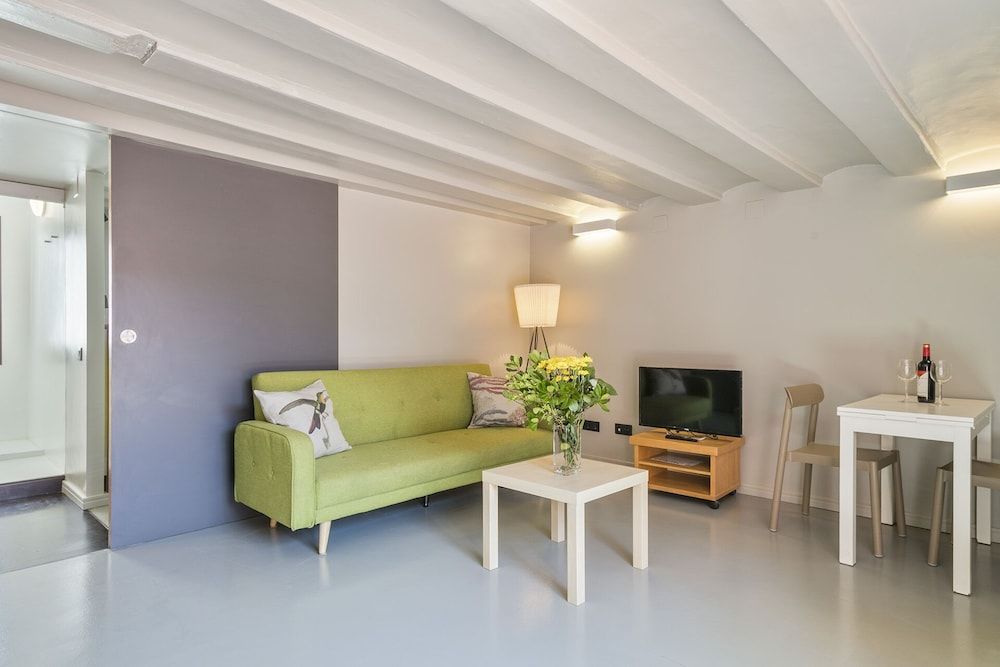 My Address in Plaza Real Apartment, 1 Bedroom, Balcony 10