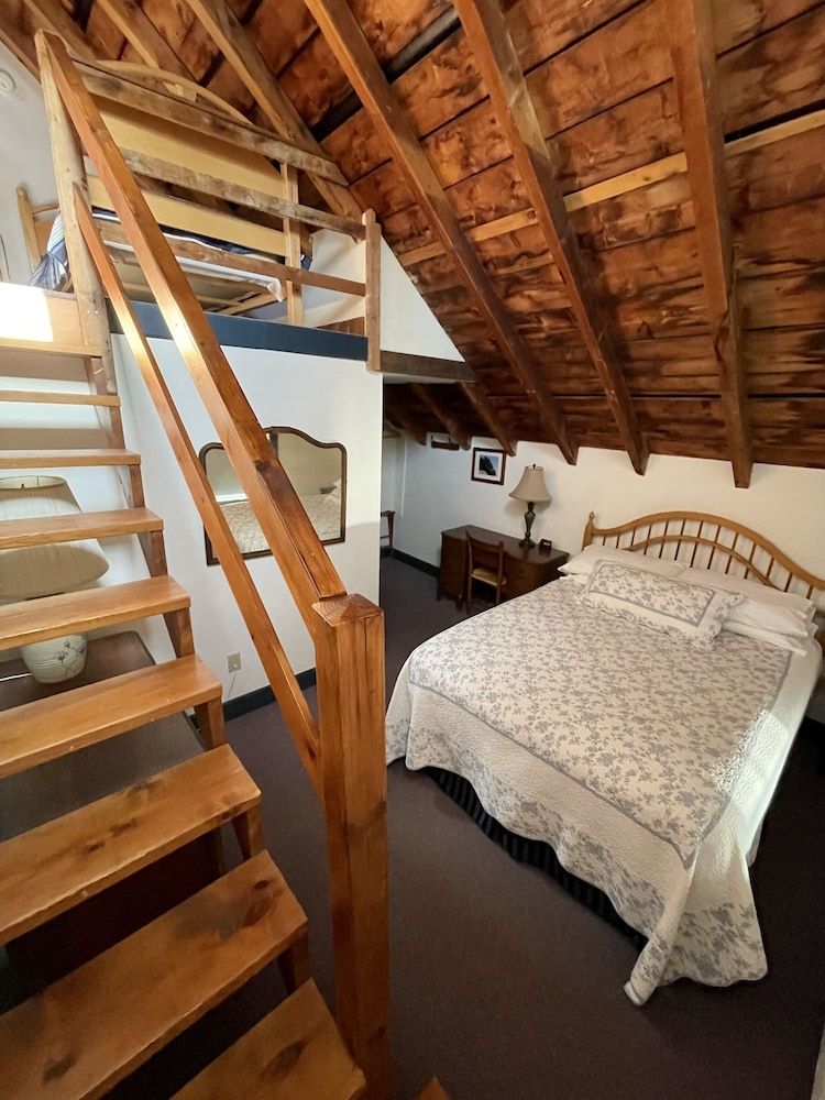 Family Loft, Multiple Beds