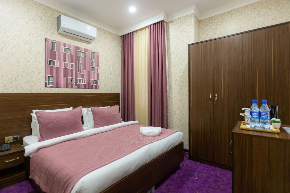 Center Hotel Baku Standard Double Room 3