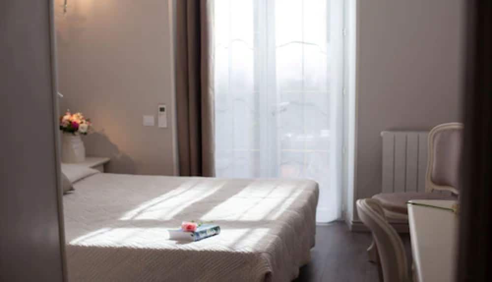 undefined Hotel Oasis 10