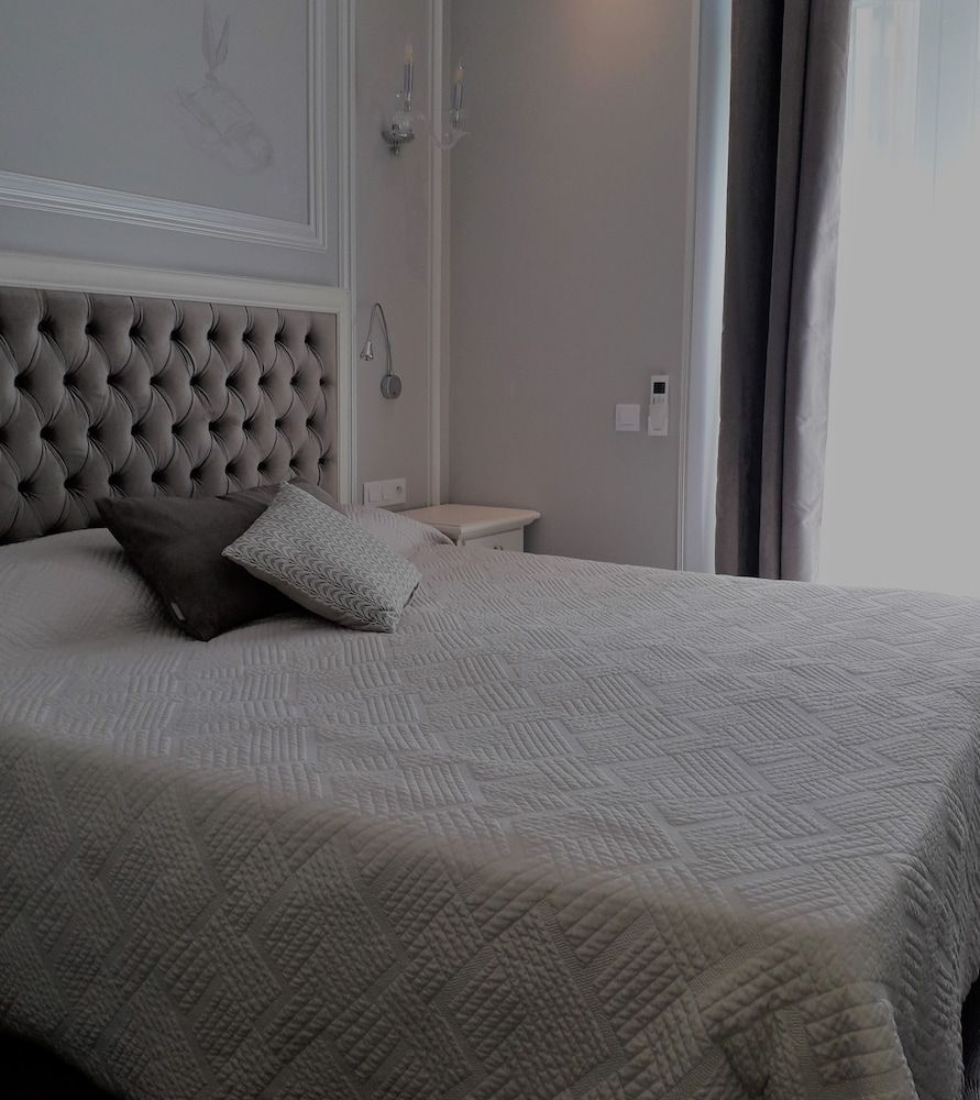 undefined Hotel Oasis 8