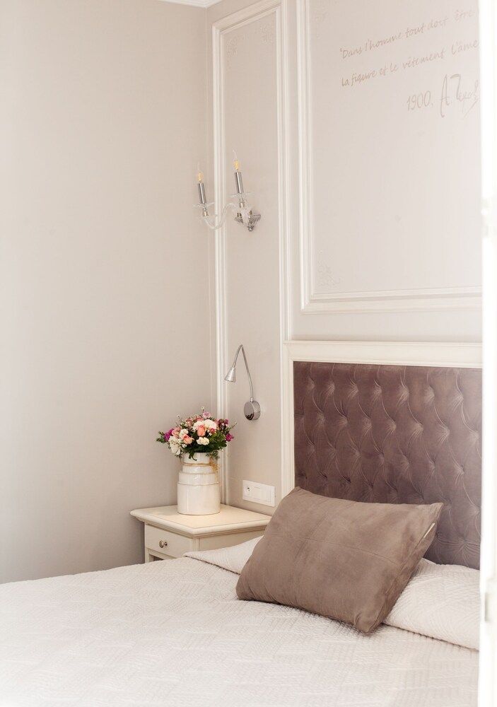 undefined Hotel Oasis 5