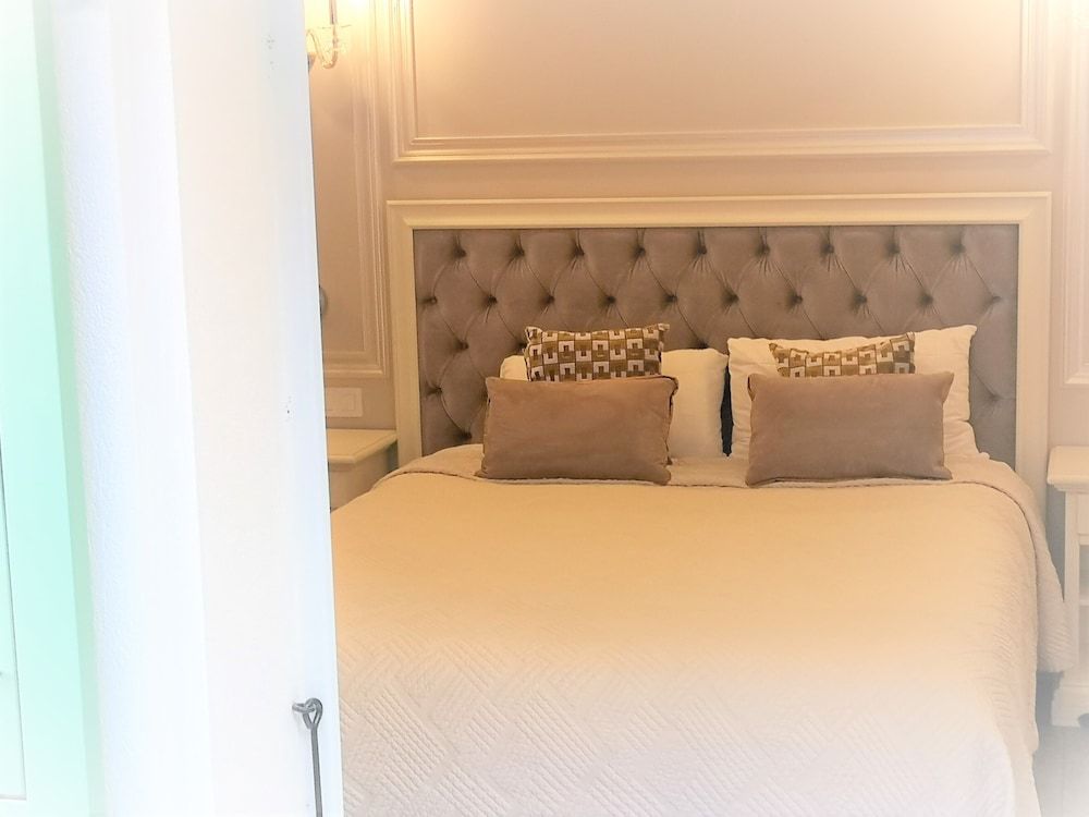 Hotel Oasis Deluxe Double Room