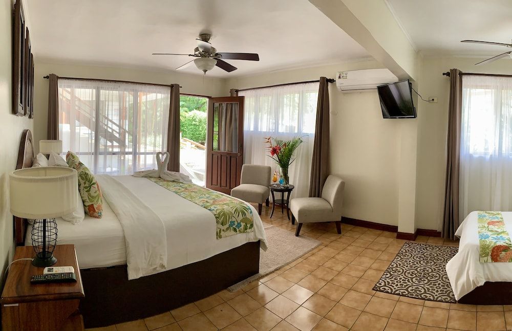Hotel Playa Espadilla y Gardens Premium Triple Room 3