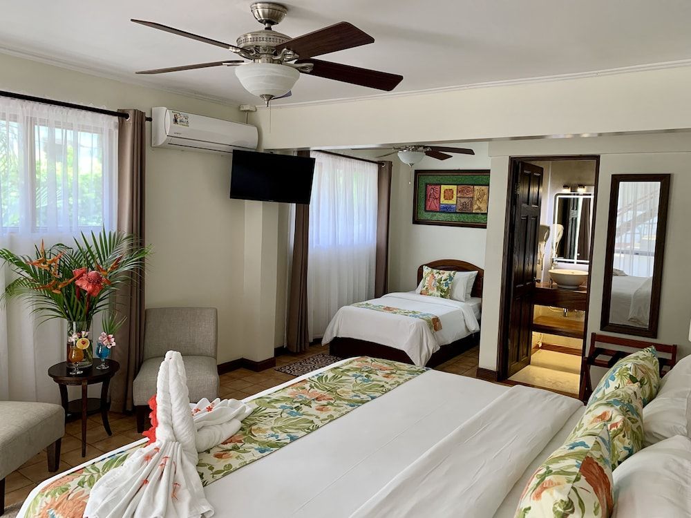 Hotel Playa Espadilla y Gardens Premium Triple Room