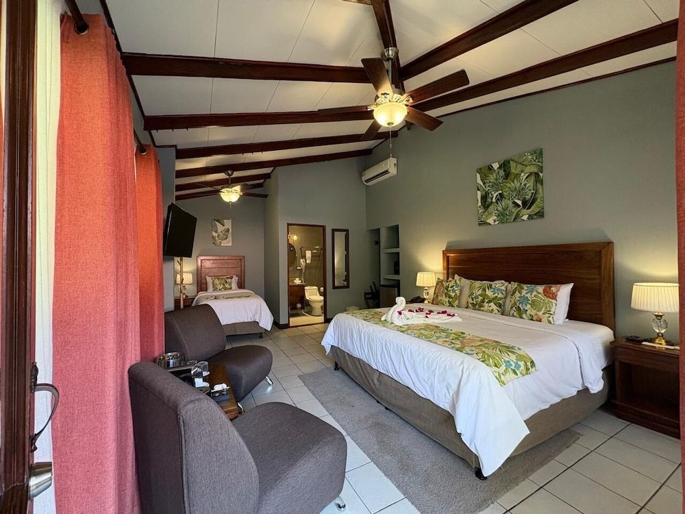 Hotel Playa Espadilla y Gardens Premium Triple Room 5
