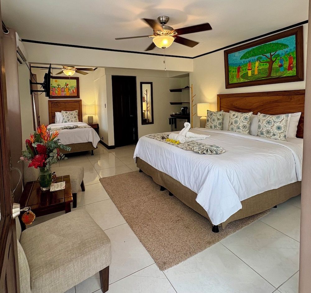 Hotel Playa Espadilla y Gardens Premium Triple Room 4